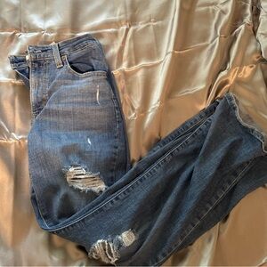 726 FLARE Levi jeans. New. size 28. Deep pockets